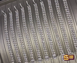 Lắc Cuban Dome 9mm - Moisanite